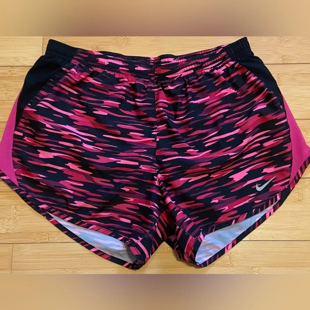 Nike Dri-Fit Pink Black Camo Running Shorts Women’s Small - Picture 2 of 7